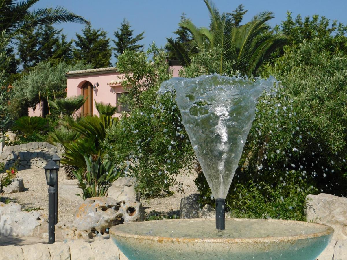 Dependance In Villa Con Piscina Ragusa Buitenkant foto