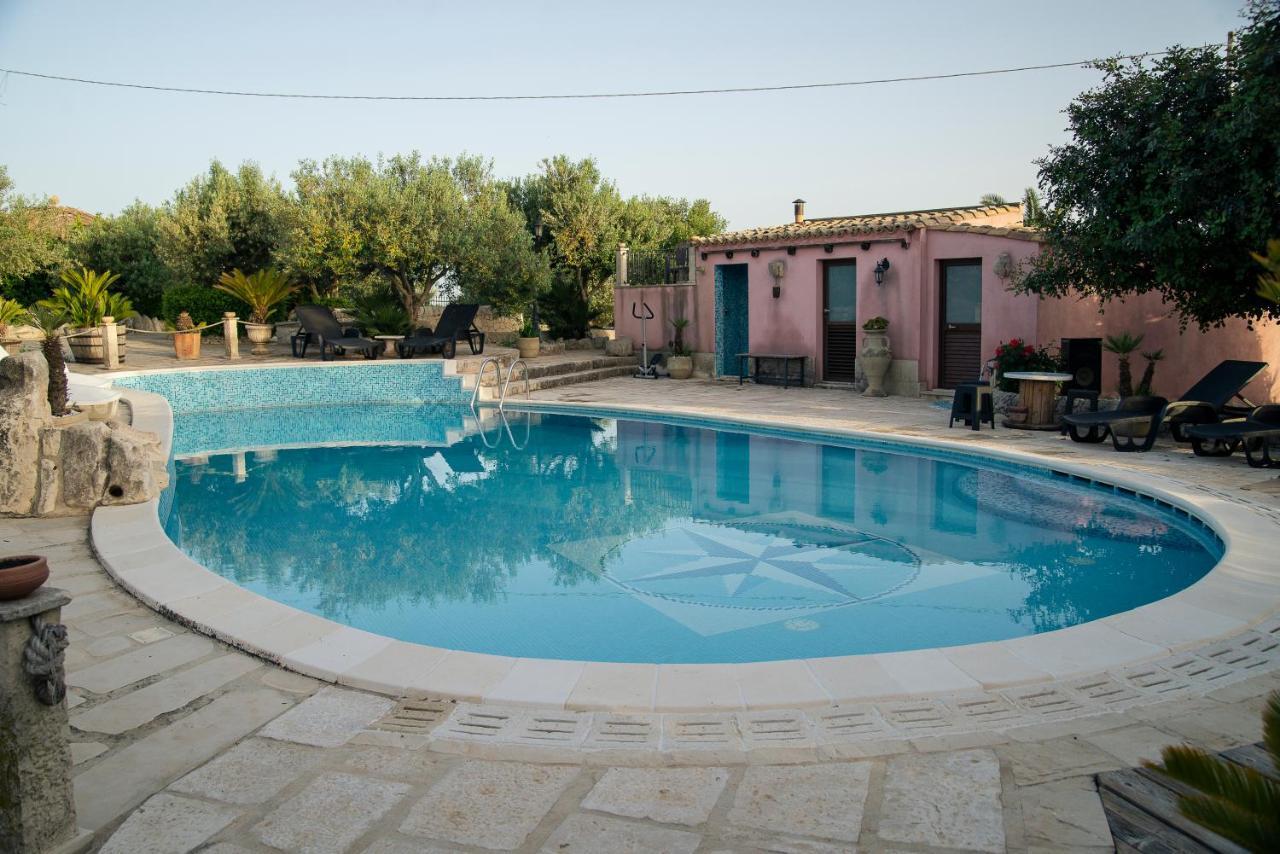 Dependance In Villa Con Piscina Ragusa Buitenkant foto