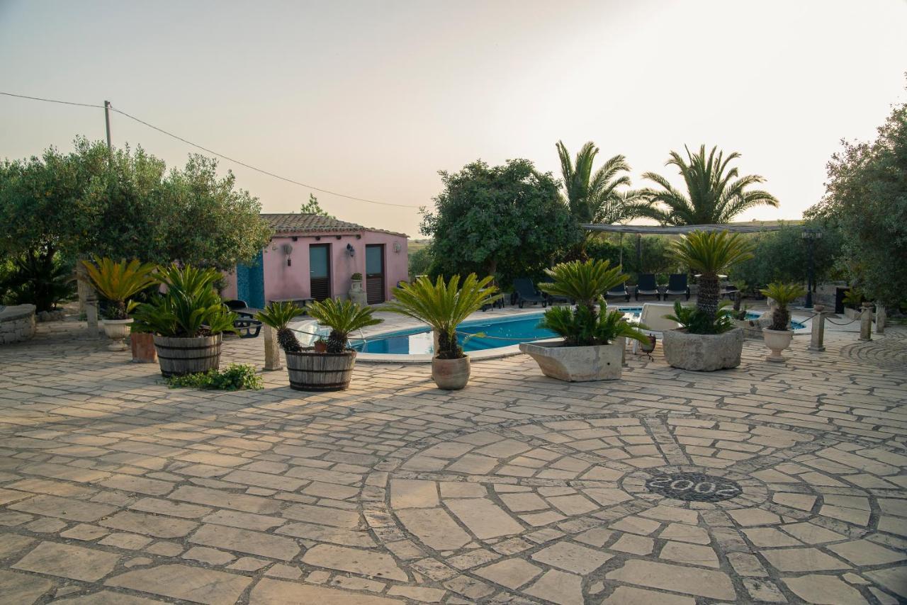 Dependance In Villa Con Piscina Ragusa Buitenkant foto